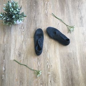 Dark blue faux suede booties